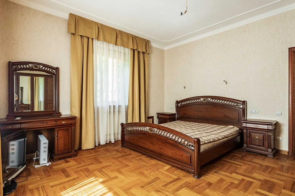 Продам будинок, Київ, ЖК Чорнобилець, у гарному стані . 500м