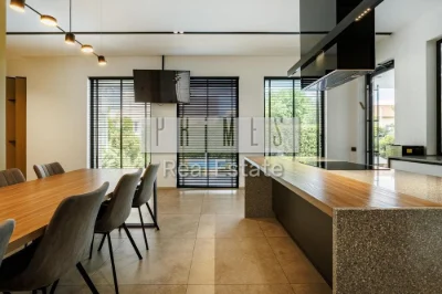 Продаж сучасного будинку 350 м² з басейном, Сирець, Київ