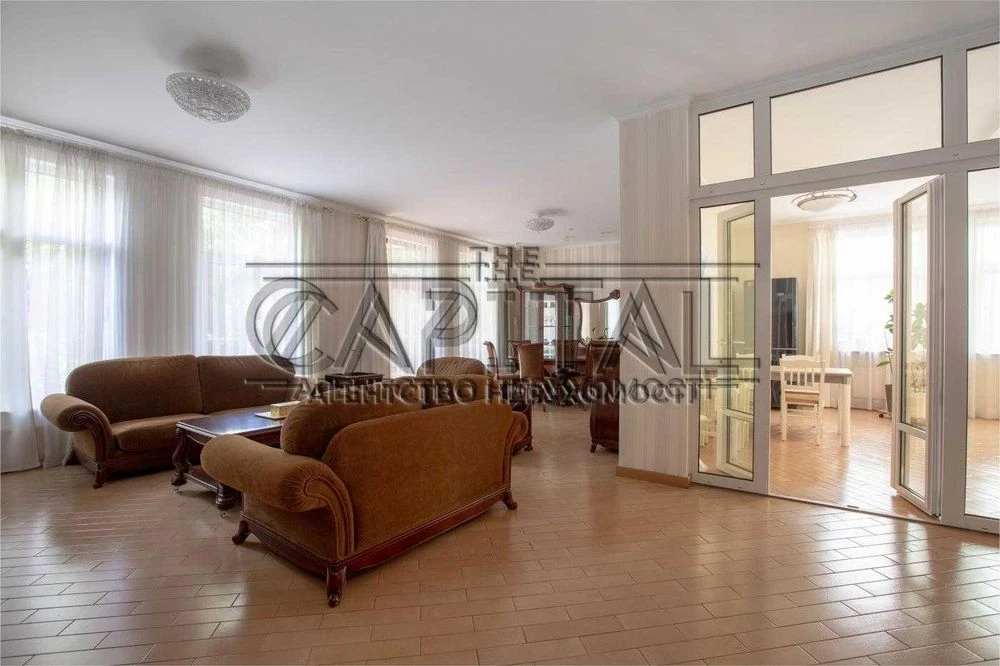 Продаж сучасного будинку у Святошинському районі Києва  вул.