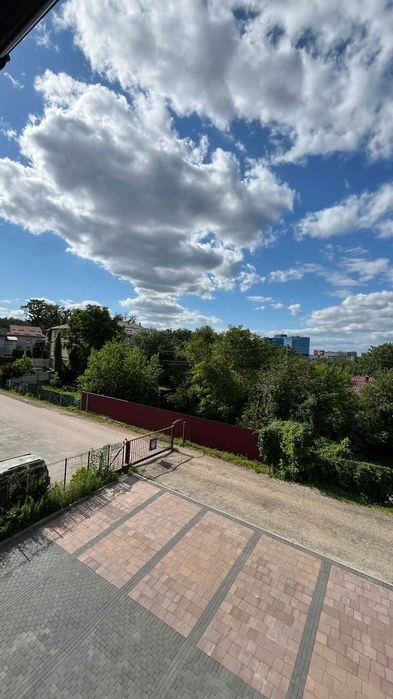 ТРЦ Лавіна Продаж просторого таунхауса 112 кв.м, Київ, закри