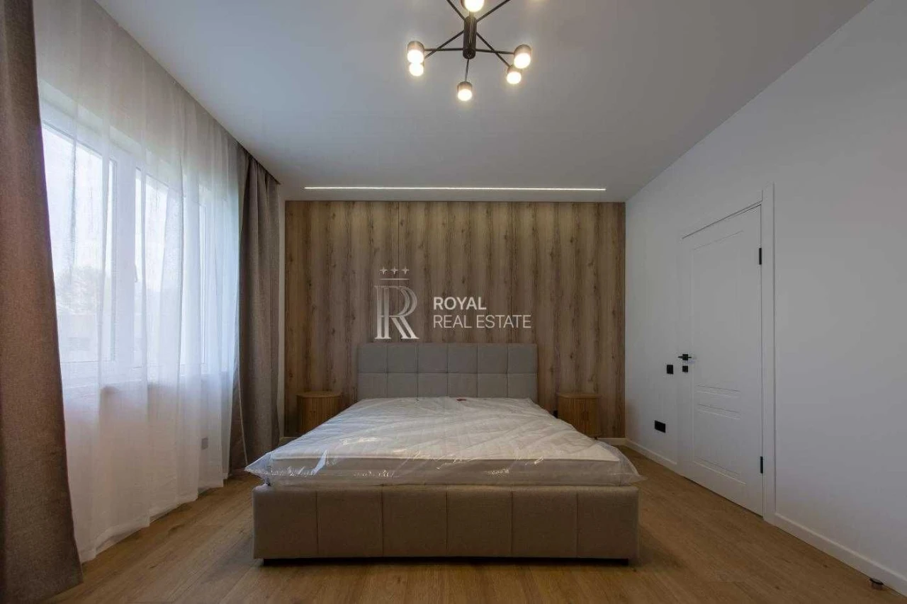 Продаж Будинок Київ Голосіївський район 5 кімнат 200 м² Тепл