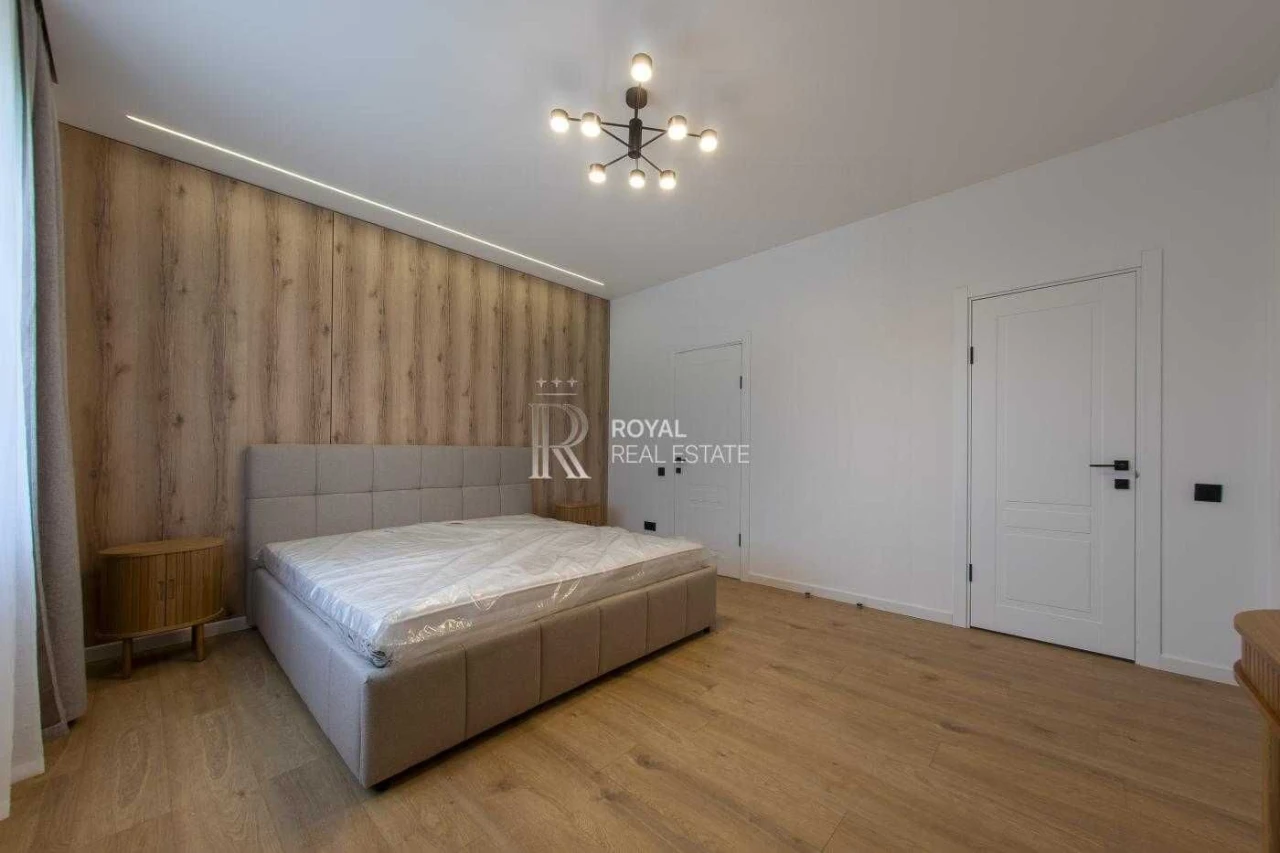 Продаж Будинок Київ Голосіївський район 5 кімнат 200 м² Тепл