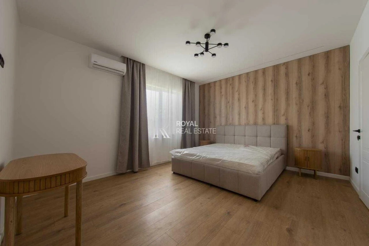 Продаж Будинок Київ Голосіївський район 5 кімнат 200 м² Тепл