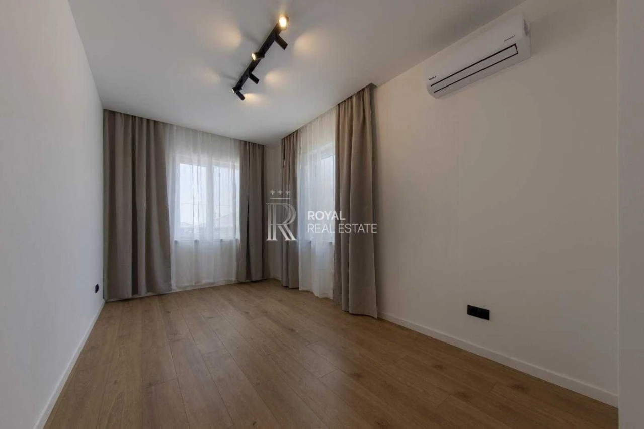 Продаж Будинок Київ Голосіївський район 5 кімнат 200 м² Тепл