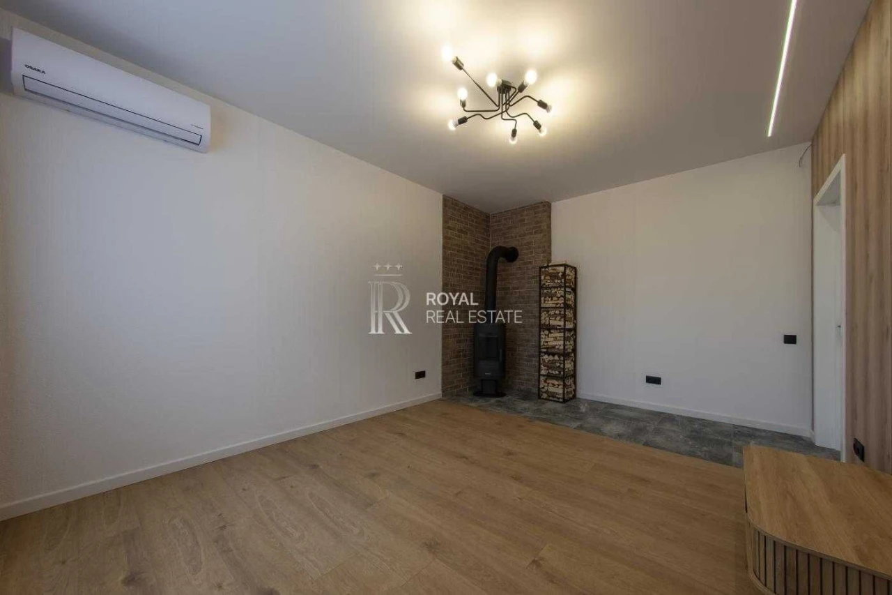 Продаж Будинок Київ Голосіївський район 5 кімнат 200 м² Тепл