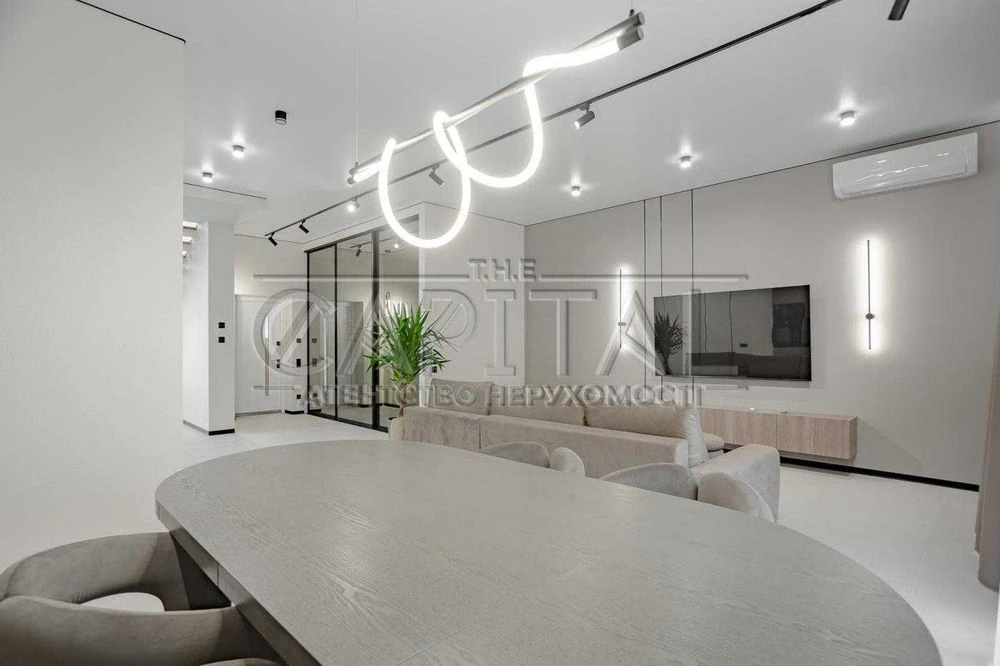 Продаж будинок 135 м²/ дуплекс / ділянка 4 сотки / вул. Вино