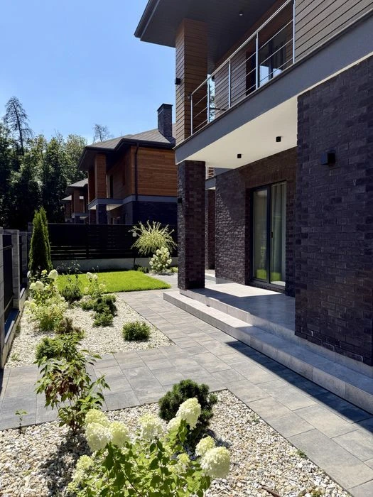Преміальний котедж з ремонтом біля лісу Forest Lake Villas,