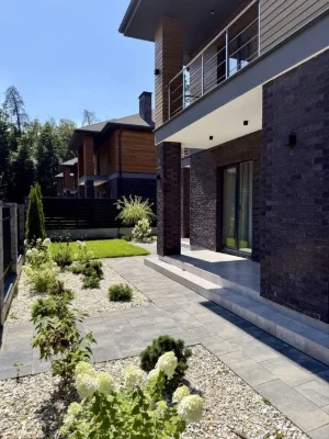Преміальний котедж з ремонтом біля лісу Forest Lake Villas,