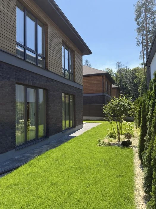Преміальний котедж з ремонтом біля лісу Forest Lake Villas,
