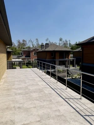 Преміальний котедж з ремонтом біля лісу Forest Lake Villas,