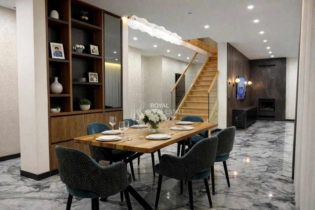 Продаж Будинок Київ Оболонський район 5 кімнат 260 м² 10 сот