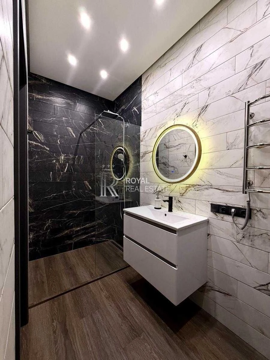 Продаж Будинок Київ Оболонський район 5 кімнат 260 м² 10 сот