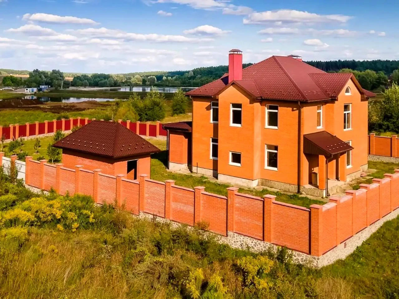 Продаж будинку 253 м² 19 сот.