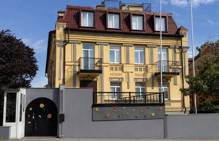 Продаж без % ОСЗ 1005 м² під клініку, офіс, посольство, 4 по