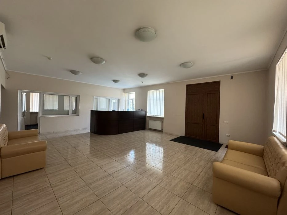 Продаж без % ОСЗ 1005 м² під клініку, офіс, посольство, 4 по