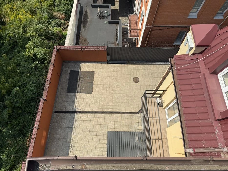Продаж без % ОСЗ 1005 м² під клініку, офіс, посольство, 4 по
