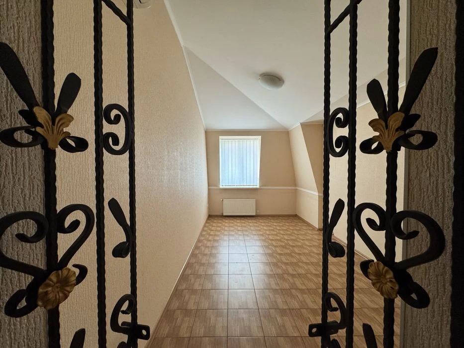 Продаж без % ОСЗ 1005 м² під клініку, офіс, посольство, 4 по