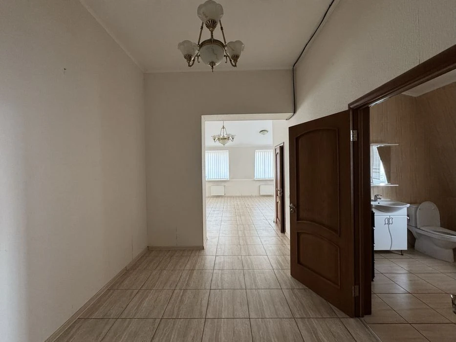 Продаж без % ОСЗ 1005 м² під клініку, офіс, посольство, 4 по