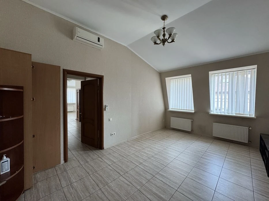 Продаж без % ОСЗ 1005 м² під клініку, офіс, посольство, 4 по