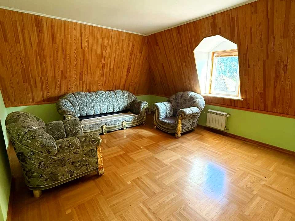 Будинок. Київ, Алматинська вул. (Алма-Атинська)