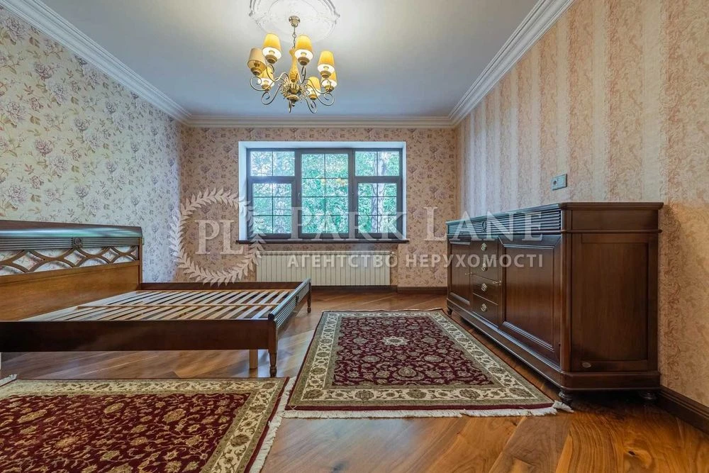 Будинок, який будувався для себе. Тихий центр міста | 292 м²