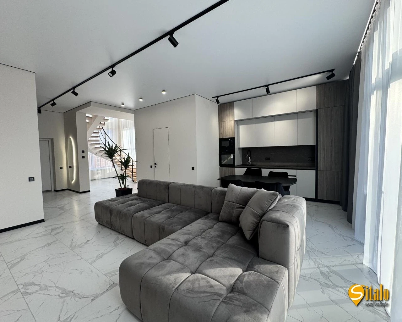Продажа дуплекса 135 м², 1-я Озерная ул.