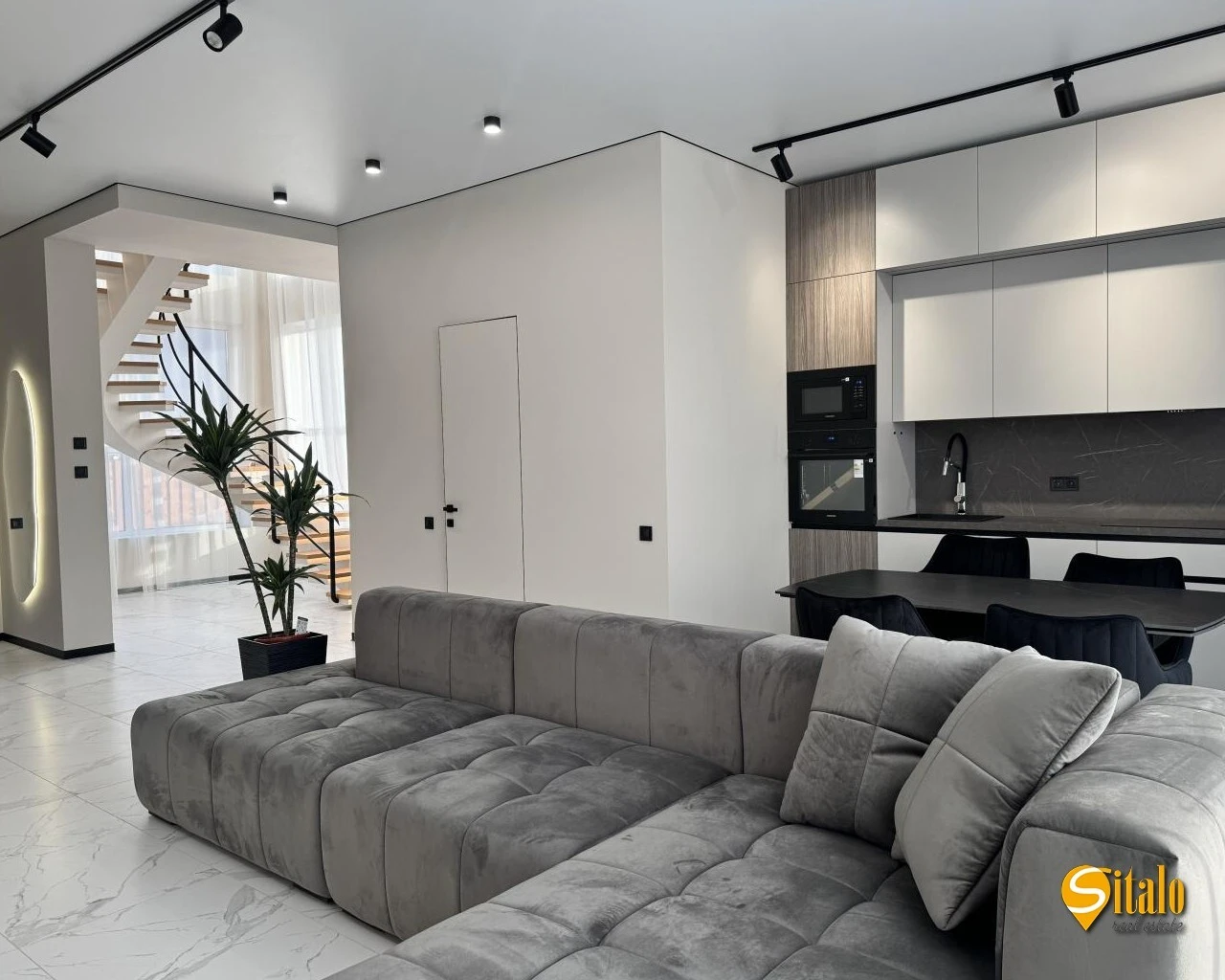 Продажа дуплекса 135 м², 1-я Озерная ул.