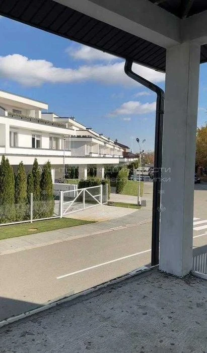 Продаж сучасної резиденції 524,2м2 Без Ремонту в КМ Коник -
