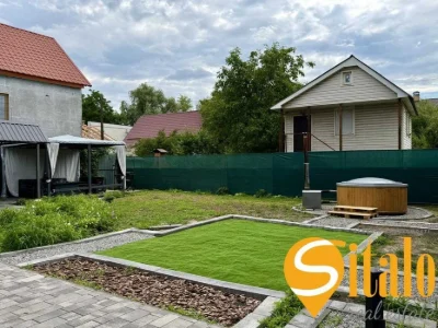 Багатоквартирний будинок по вулиці Підбірна, Осокорки, метро