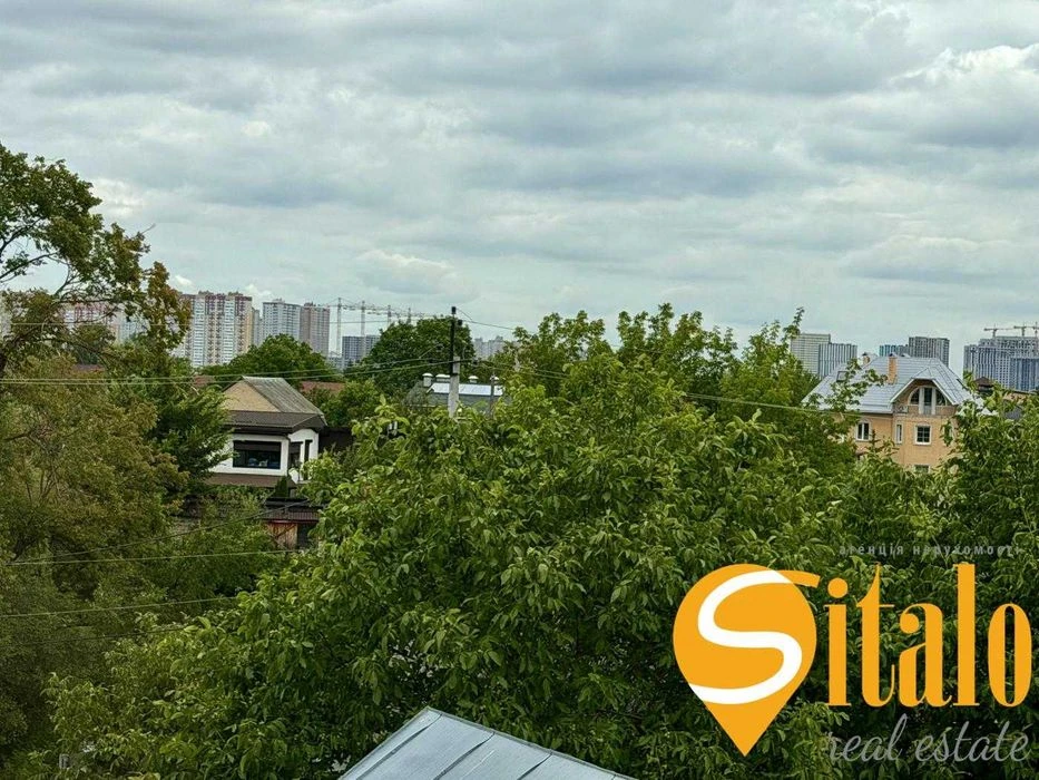 Багатоквартирний будинок по вулиці Підбірна, Осокорки, метро