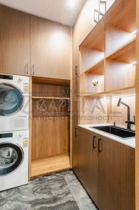 Продаж/Будинок/303м2/Київ/Дарницький
