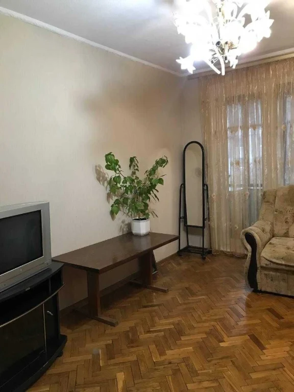 2х кімнатна на 2му поверсі