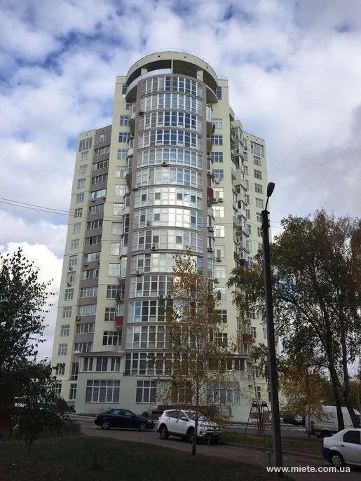 Продається 2-кімнатна квартира 59 м² на вулиці Т. Кореня, 9