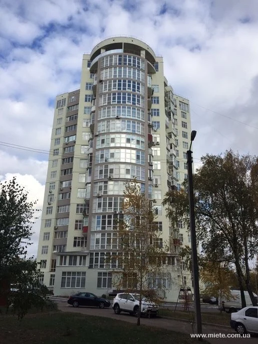 Продається 2-кімнатна квартира 59 м² на вулиці Т. Кореня, 9