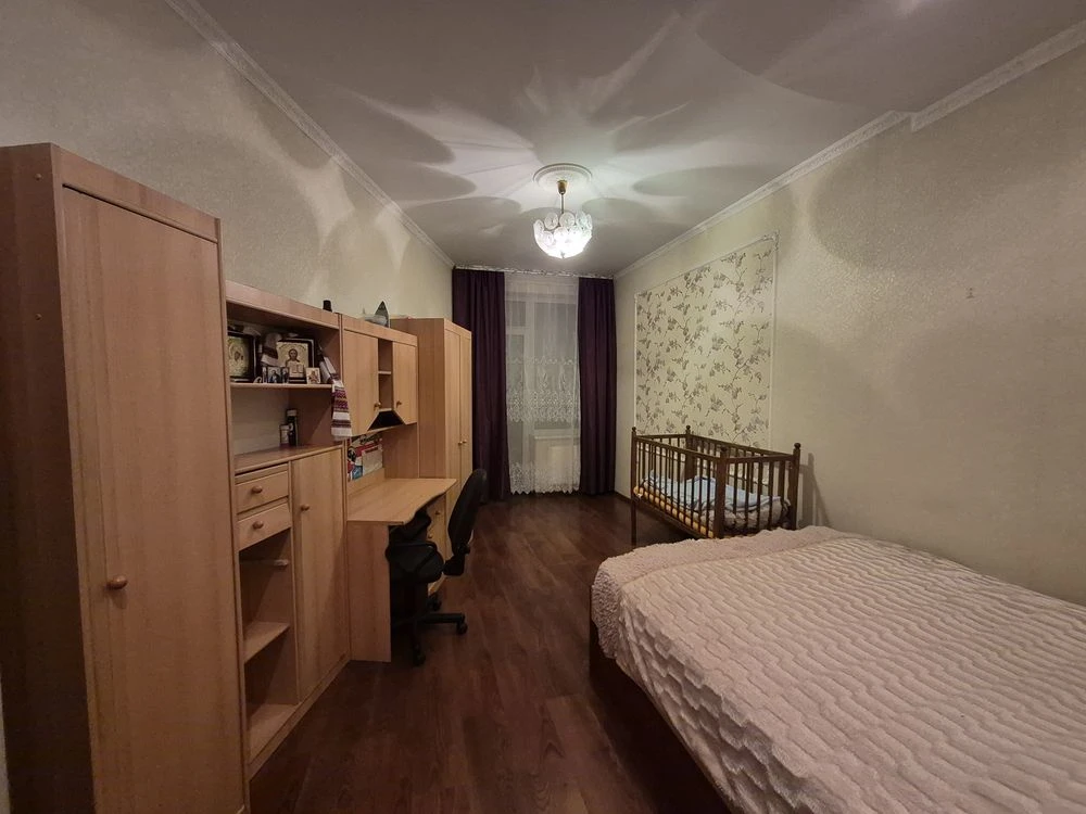 Продається 2-кімнатна квартира 59 м² на вулиці Т. Кореня, 9