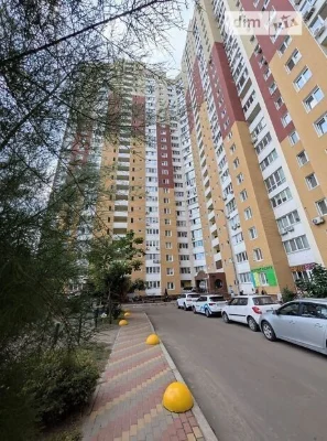 Продаж 2к квартири 78.4 кв. м на вул. Сергія Данченка 5 корп