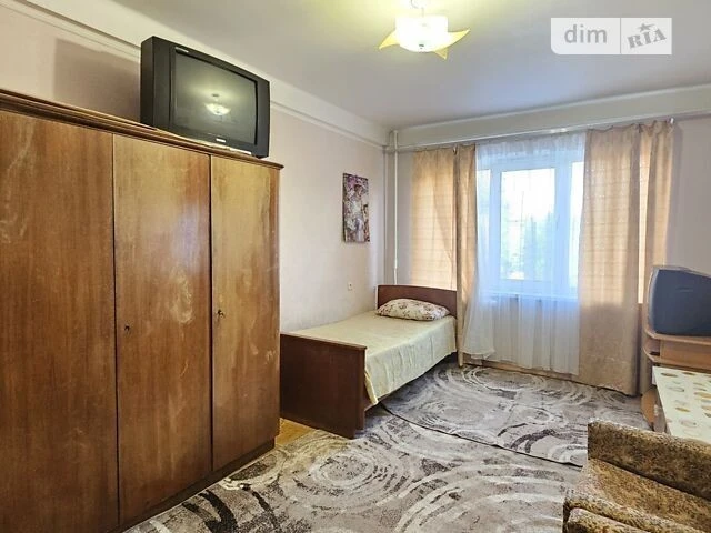 Продаж 2к квартири 47 кв. м на просп. Воскресенський 18Б • I