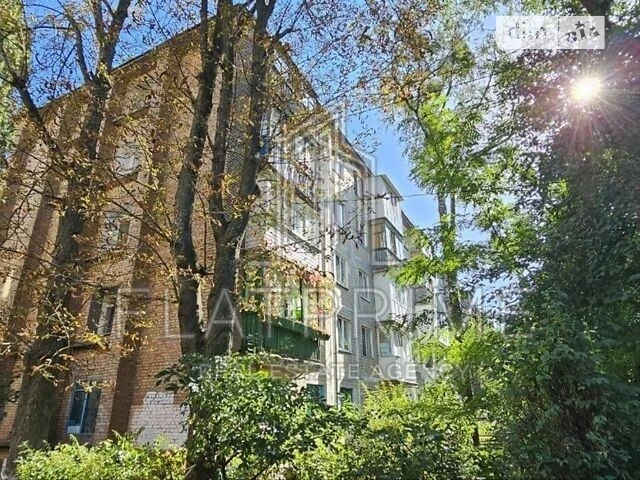 Продаж 2к квартири 43.27 кв. м на вул. Академіка Шалімова 44