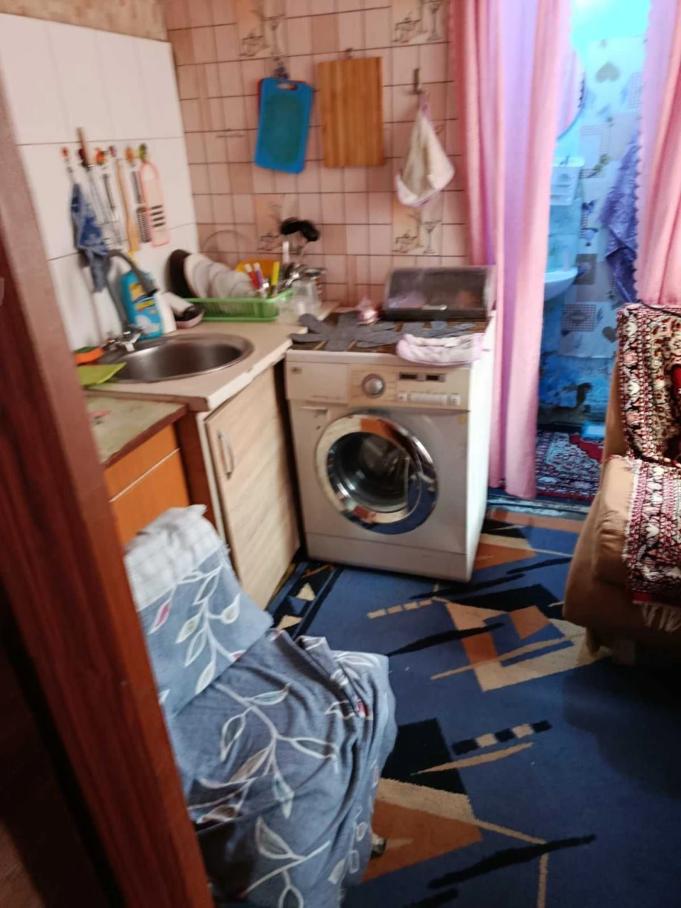 Продам  будинок  з  присройками  під бізнес.
