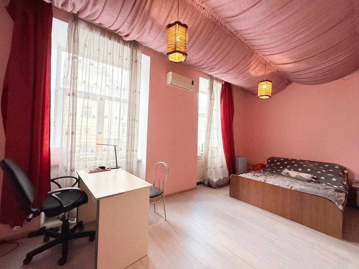 Продаж 2-кімнатної квартири у центрі Львова вул. Городоцька