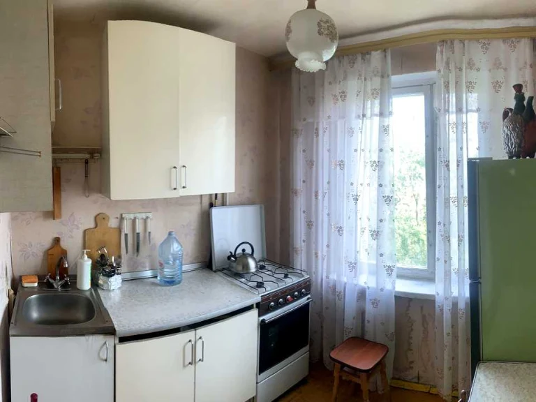 Квартира. Київ, Мілютенка вул.