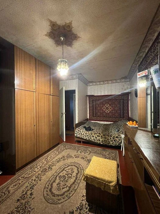 Selling a 3-room apartment at Traktorostroiteley 63 TRK Ukraine Certificate