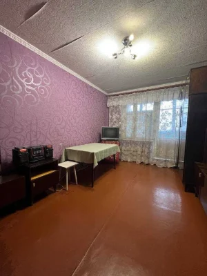 Selling a 3-room apartment at Traktorostroiteley 63 TRK Ukraine Certificate