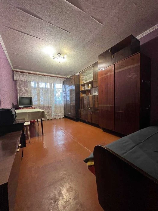 Selling a 3-room apartment at Traktorostroiteley 63 TRK Ukraine Certificate