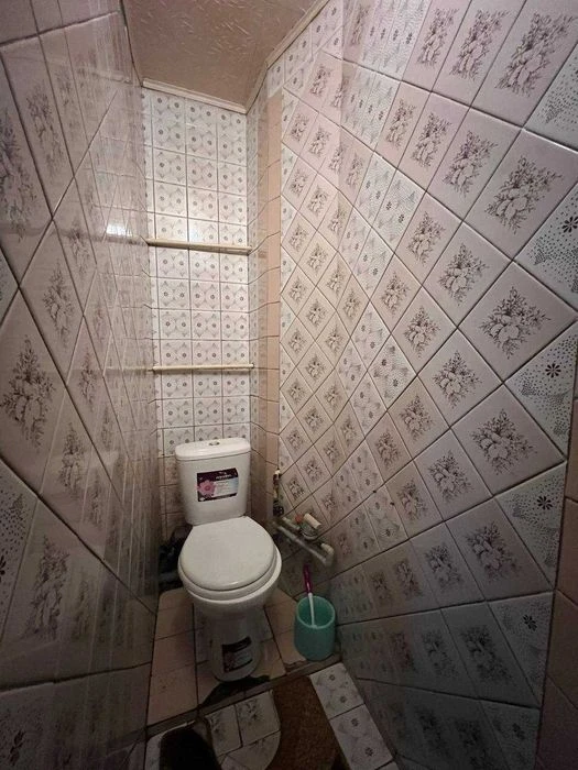 Selling a 3-room apartment at Traktorostroiteley 63 TRK Ukraine Certificate