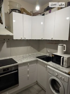 Продаж 1к квартири 42 кв. м на вул. Михайла Максимовича 24Б