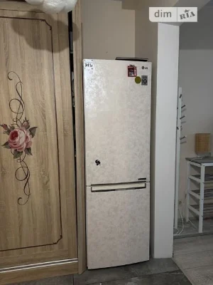 Продаж 1к квартири 42 кв. м на вул. Михайла Максимовича 24Б