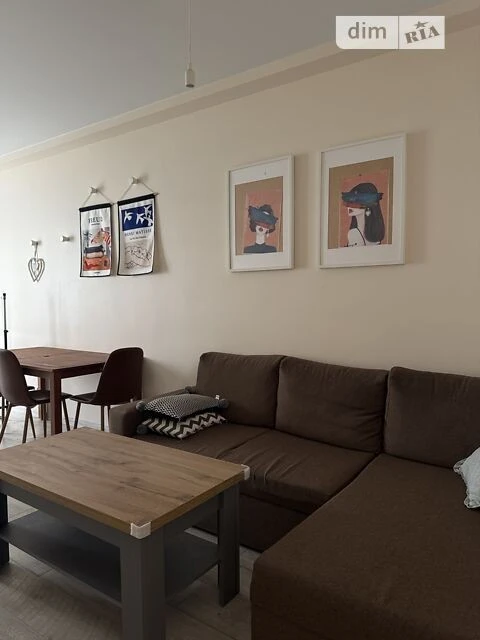 Продаж 1к квартири 42 кв. м на вул. Михайла Максимовича 24Б