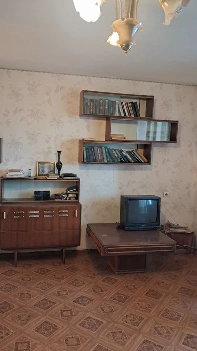Продам однокомнатную квартиру в центре.