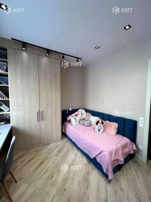 4 rooms, 160m2, Center (18 Lermontovskaya St., Yaroslav the Wise metro station)
